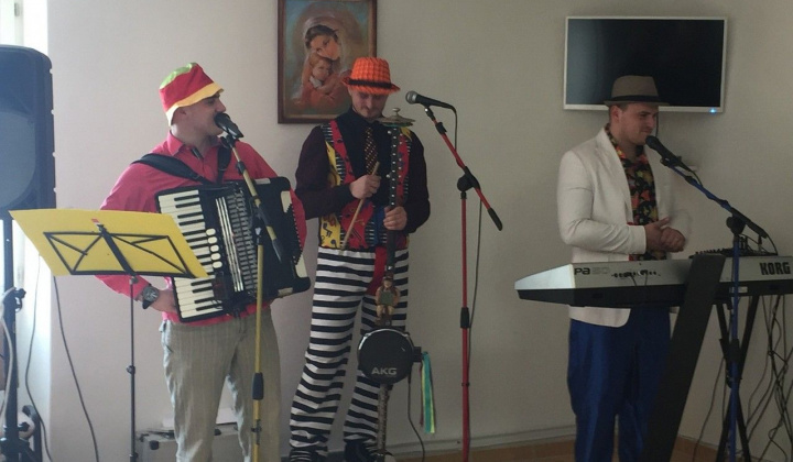 12. fotografia fotogalérie Vystúpenie hudobno-zábavnej skupiny BRAVO
