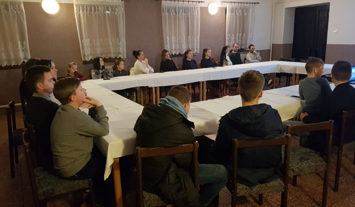 5. fotografia fotogalérie Fašiangové stretnutie mládeže v malej sále obecného úradu