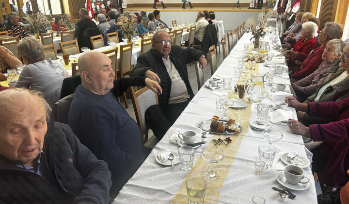 8. fotografia fotogalérie Posedenie pri príležitosti MESIACA ÚCTY K STARŠÍM 2024