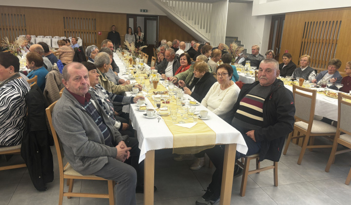 13. fotografia fotogalérie Posedenie pri príležitosti MESIACA ÚCTY K STARŠÍM 2024